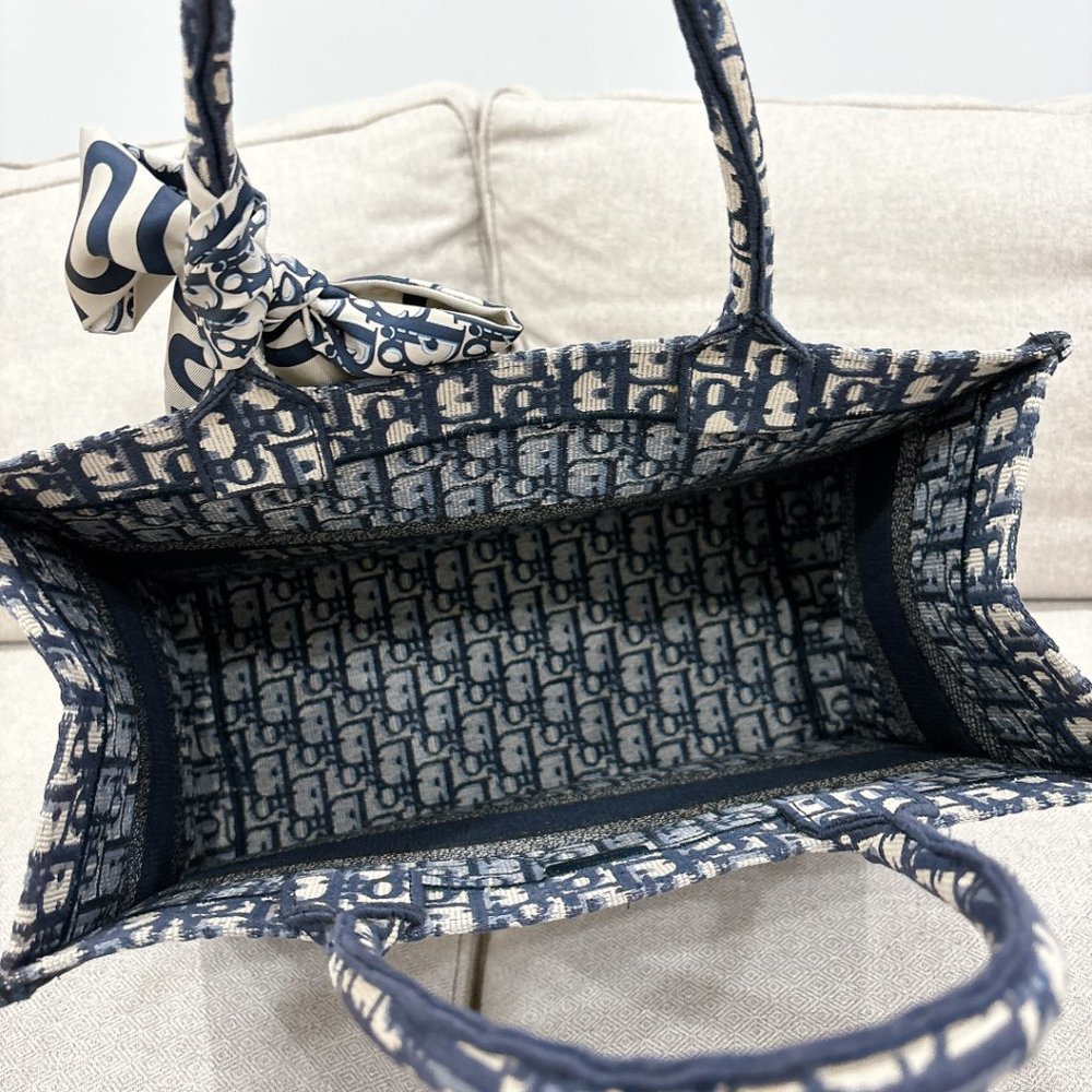 90% NEW BOOKTOTE, DIOR MEDIUM SIZE PICTURE UPDATED - Picture 3 of 10